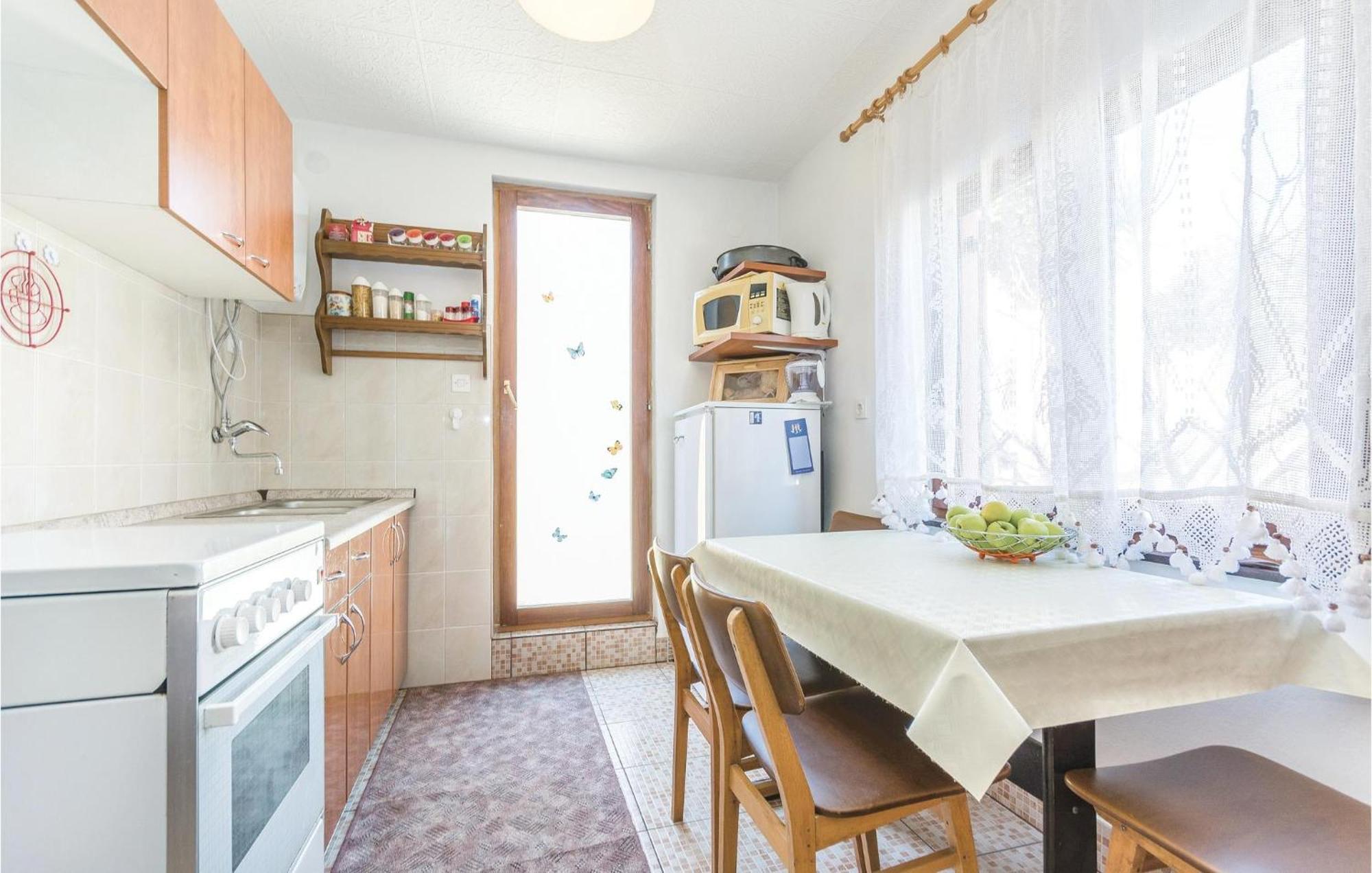 Amazing Apartment In Pavicini With Kitchen 外观 照片