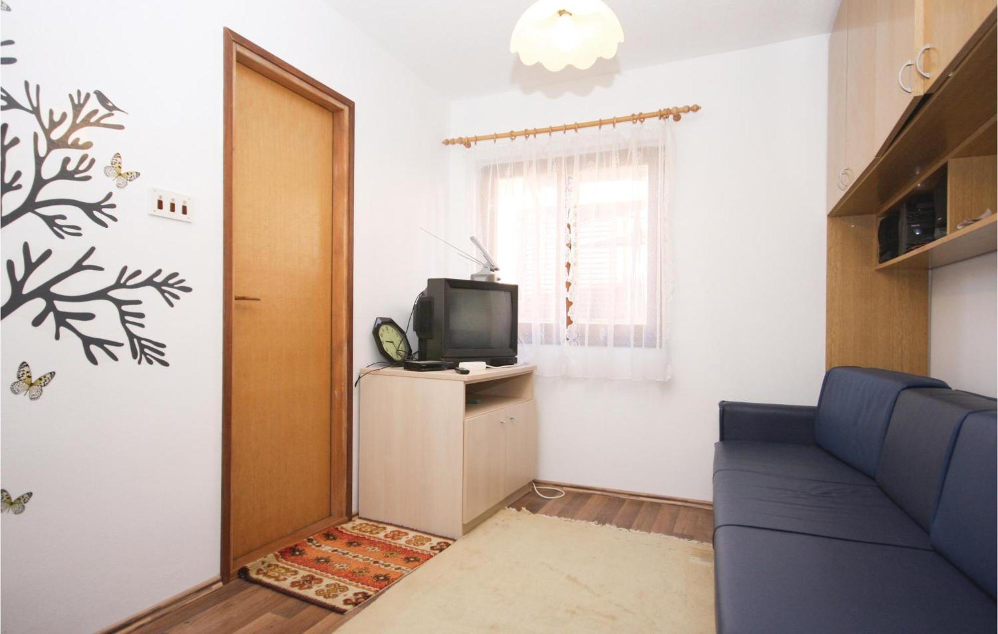 Amazing Apartment In Pavicini With Kitchen 外观 照片