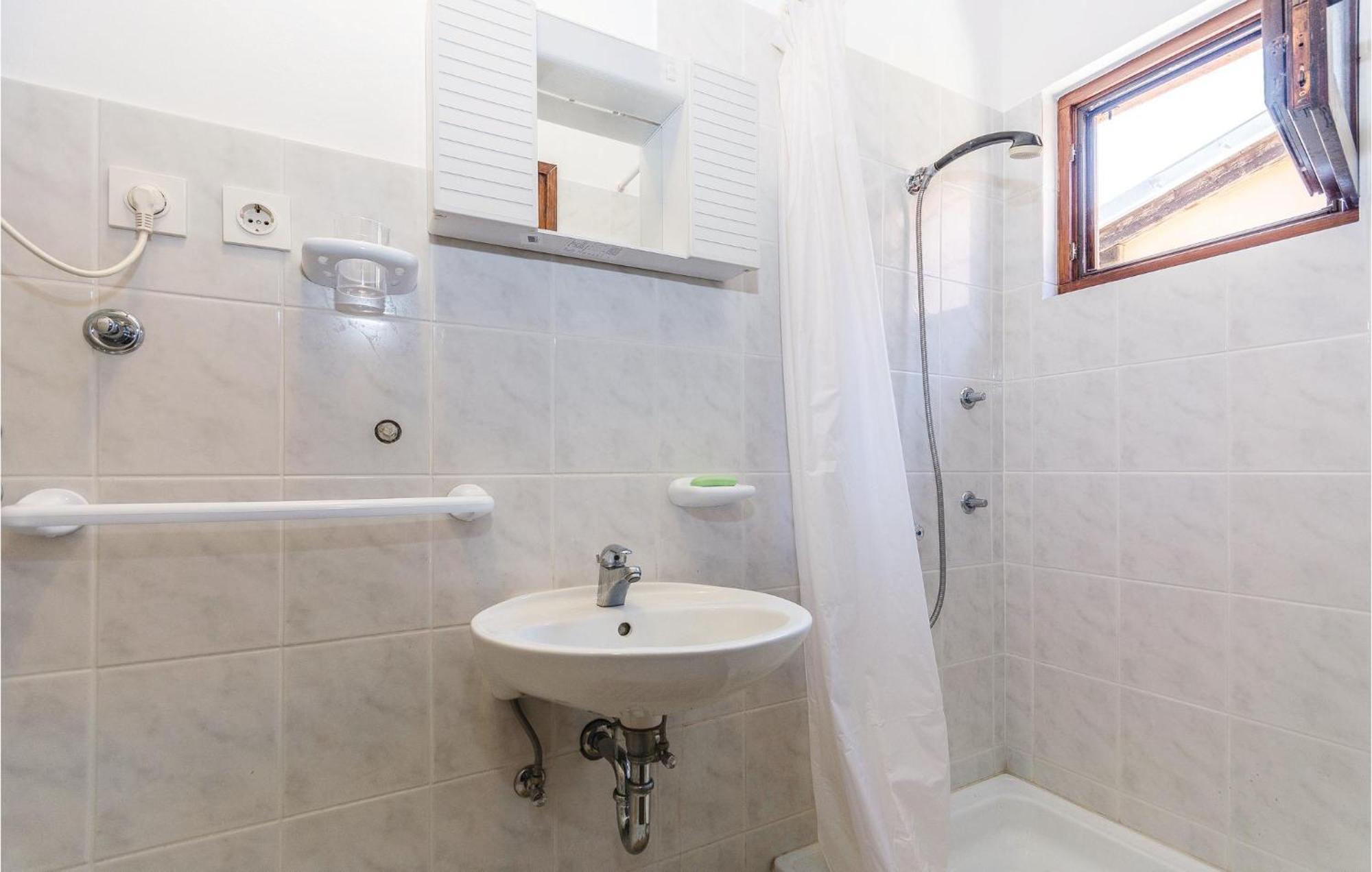 Amazing Apartment In Pavicini With Kitchen 外观 照片