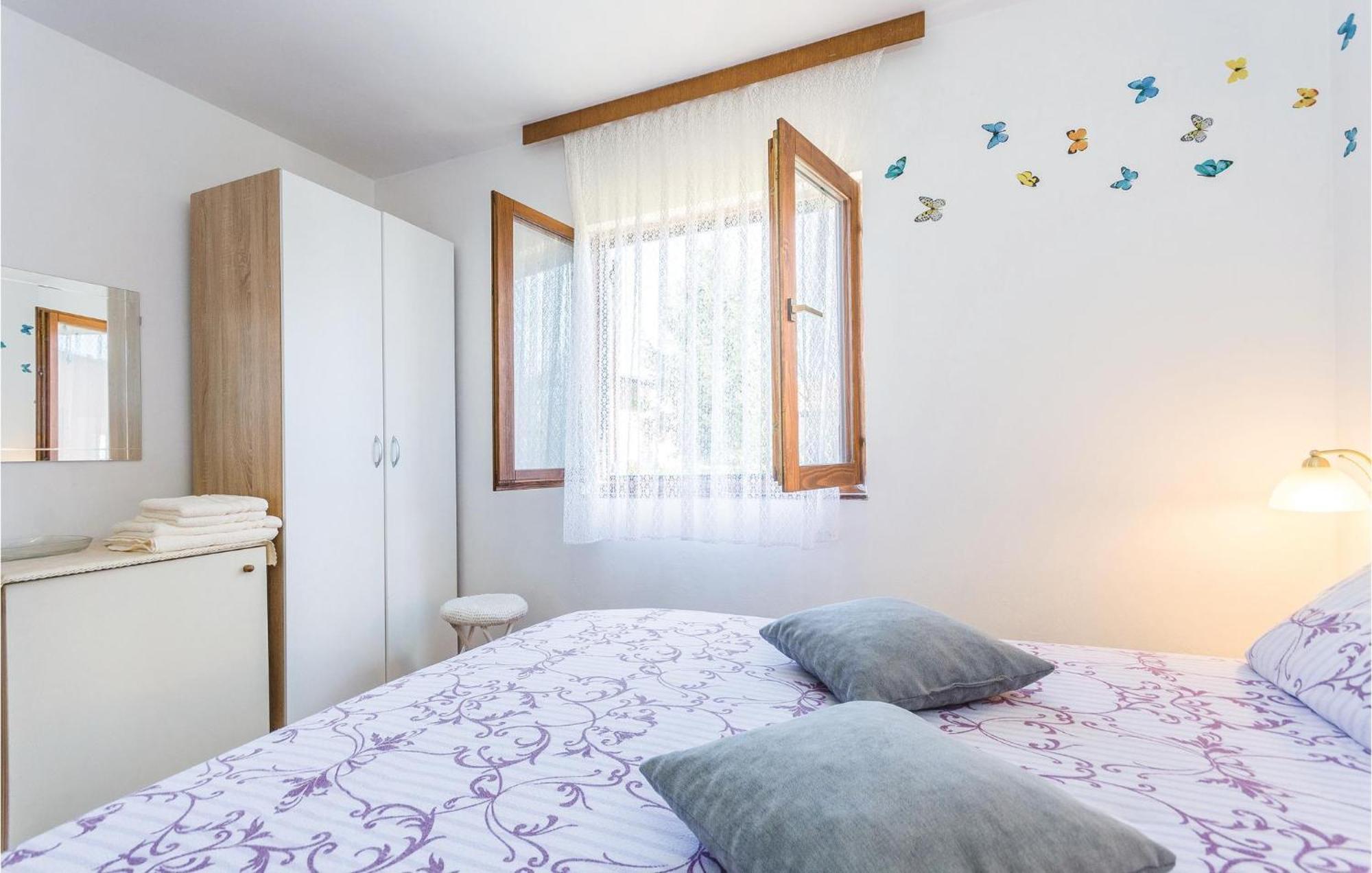 Amazing Apartment In Pavicini With Kitchen 外观 照片